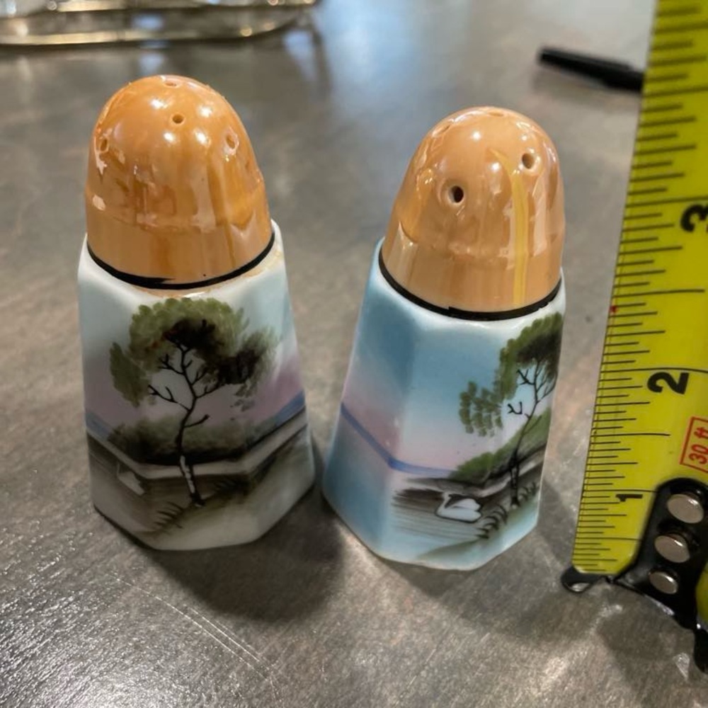 Vintage Lustre Ware Salt and Pepper Shakers - Picture 1 of 4
